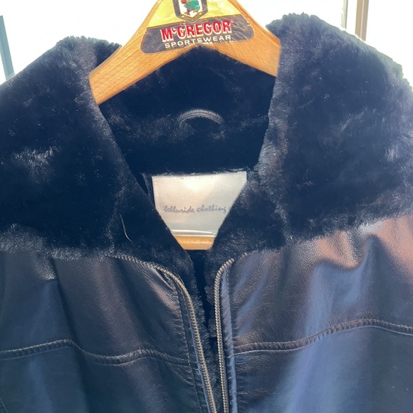 Telluride Collection Co
Size XL black leather fur lined vest - Picture 6 of 13